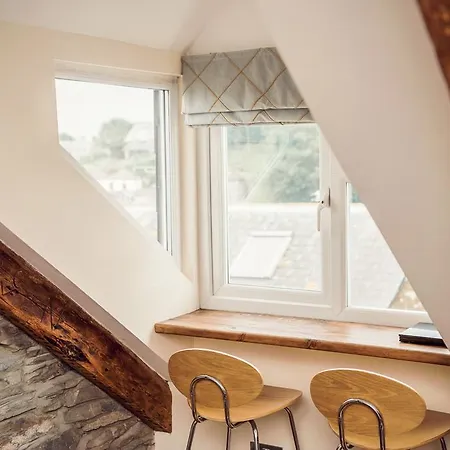 Apartman Breaks - Cottages & *