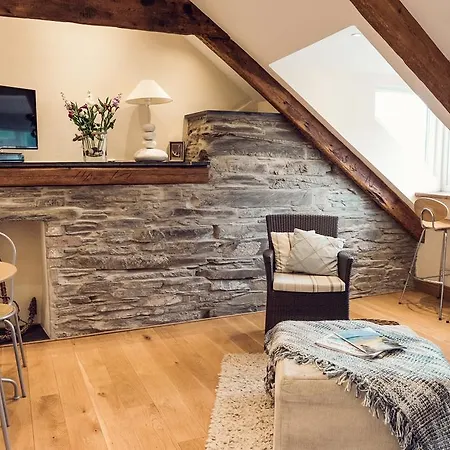 Breaks - Cottages & Apartman *